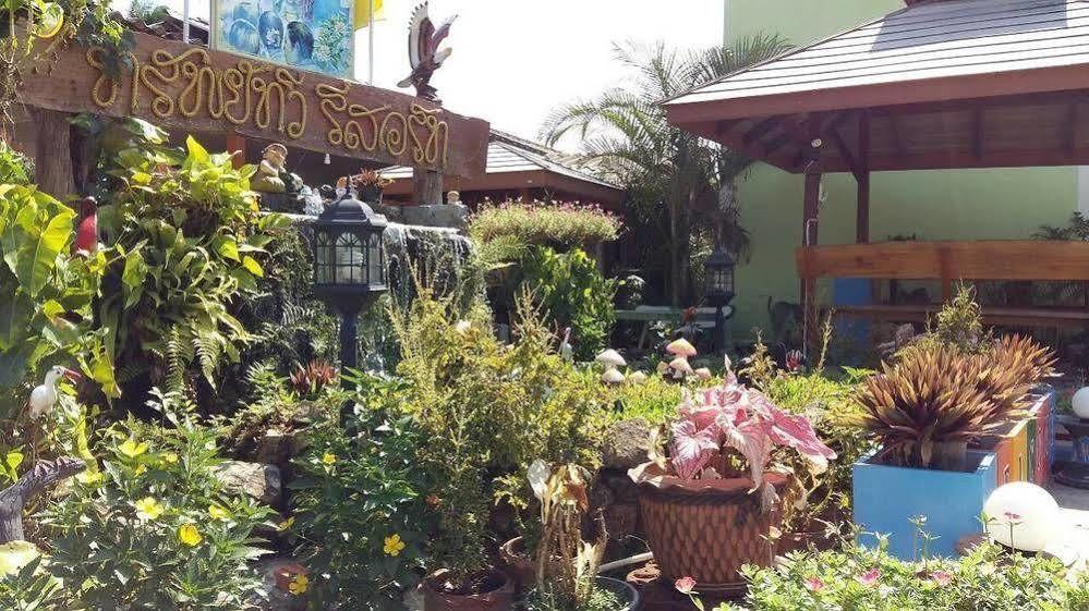 Subtawee Resort Surat Thani Bagian luar foto